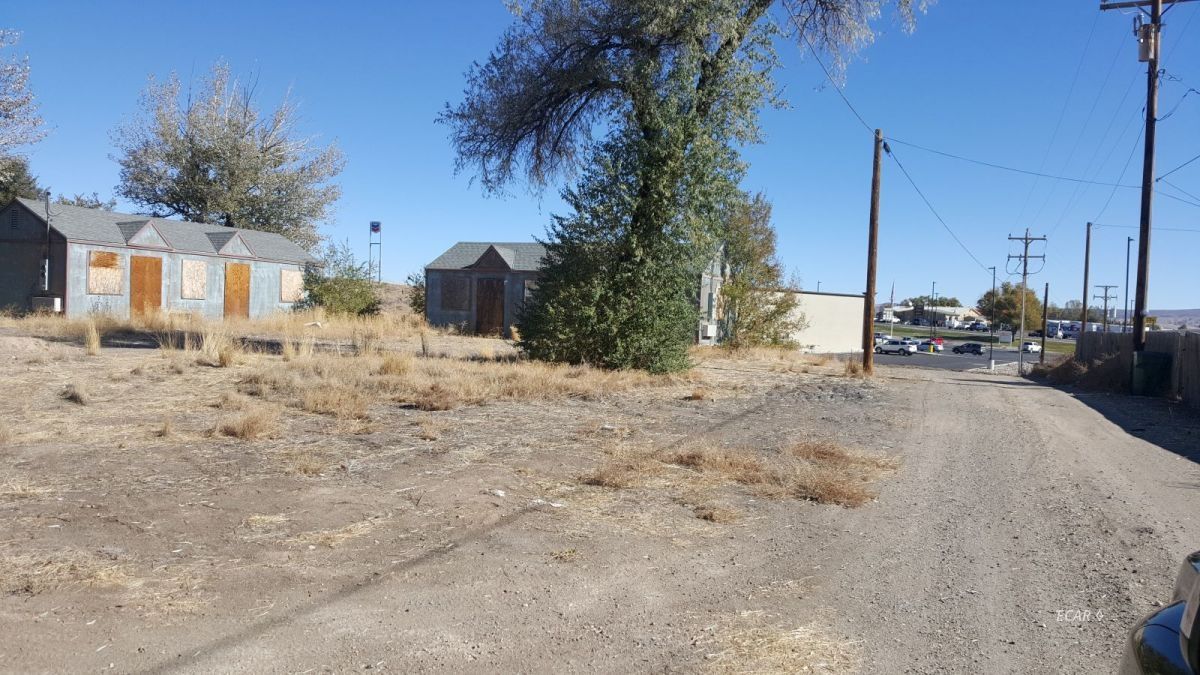 Georgiou: 681 8th St, Carlin, NV 89822
